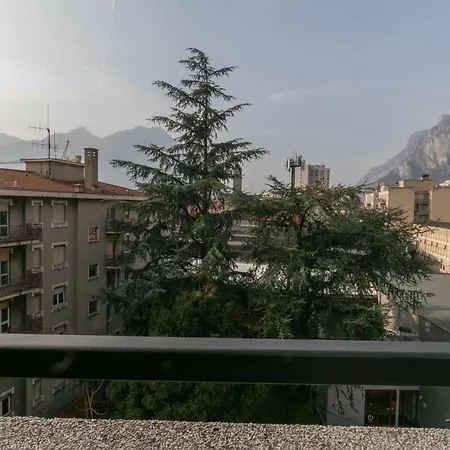 Welcomely - Ponte Vecchio Family