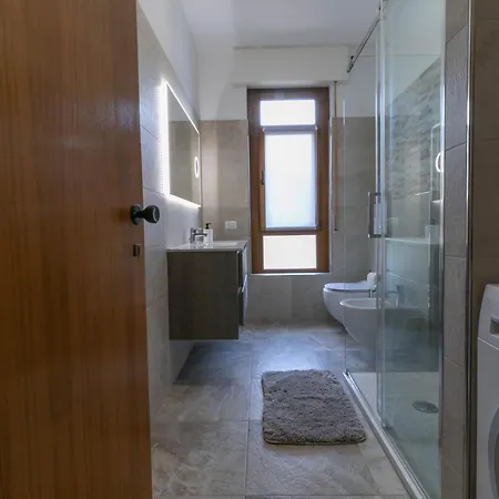 Welcomely - Ponte Vecchio Family