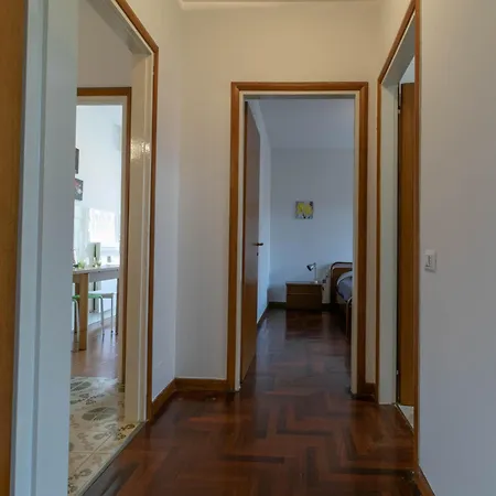 Welcomely - Ponte Vecchio Family