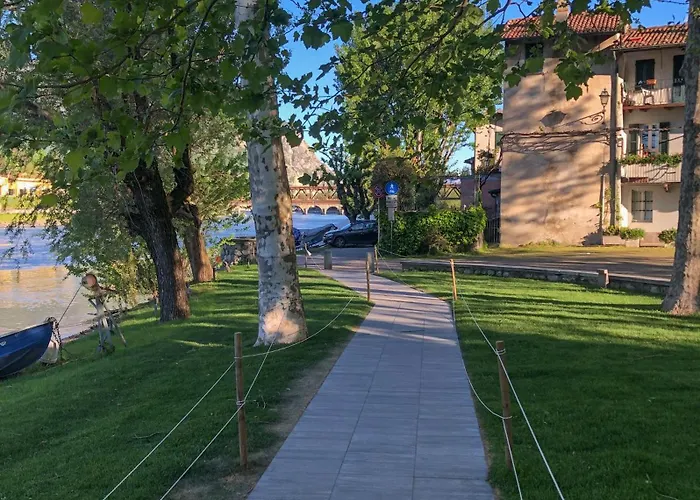 Ponte Vecchio Family